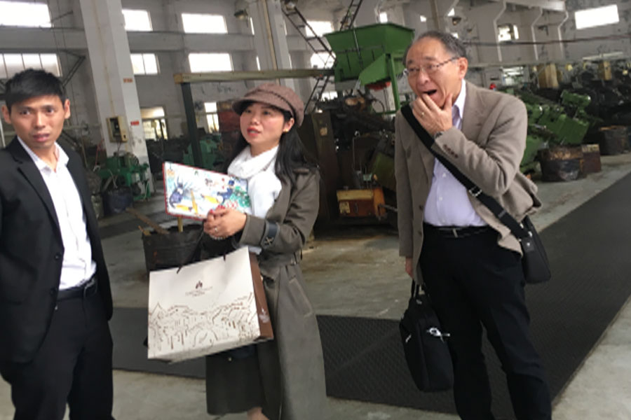 Cuairt do chustaiméirí